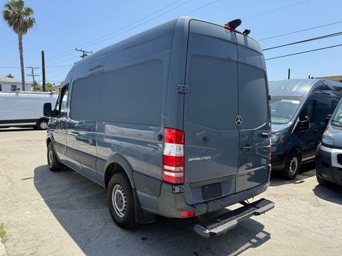 Used 2018 Mercedes-Benz Sprinter 2500 image 4