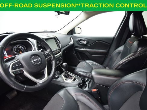 Used 2016 Jeep Cherokee Trailhawk image 11