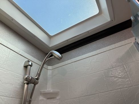 Used 2018 RAM 5500 SLT w/ Quick Order Package 29G SLT image 74