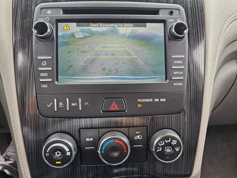 Used 2015 Chevrolet Traverse LT w/ Style and Technology Package FWD image 14