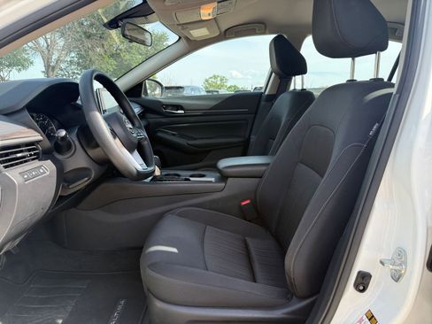 Used 2025 Nissan Altima 2.5 SV FWD image 28