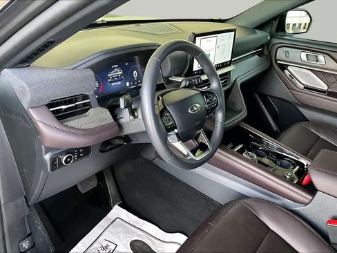 Used 2025 Ford Explorer Platinum w/ Ultimate Package RWD image 18