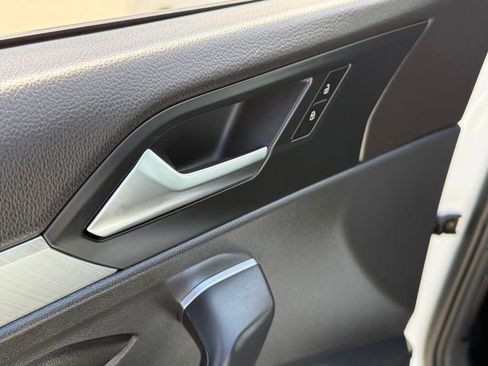 Used 2023 Volkswagen Jetta SE w/ Panoramic Sunroof Package FWD image 10
