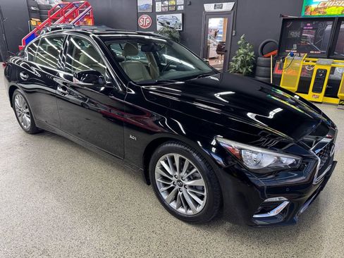 Used 2018 INFINITI Q50 Luxe w/ Sensory Package (Luxe) AWD/4WD image 7