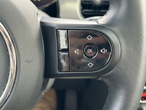 Used 2024 MINI Cooper 2-Door Hardtop image 33