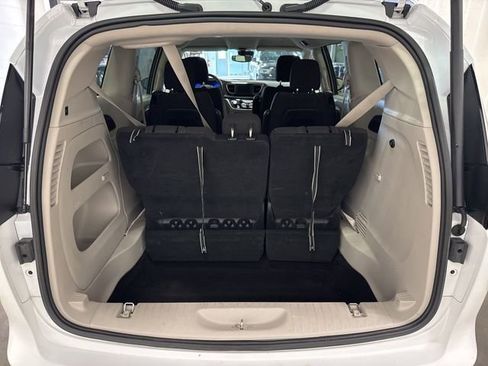 Used 2023 Chrysler Voyager LX FWD image 35