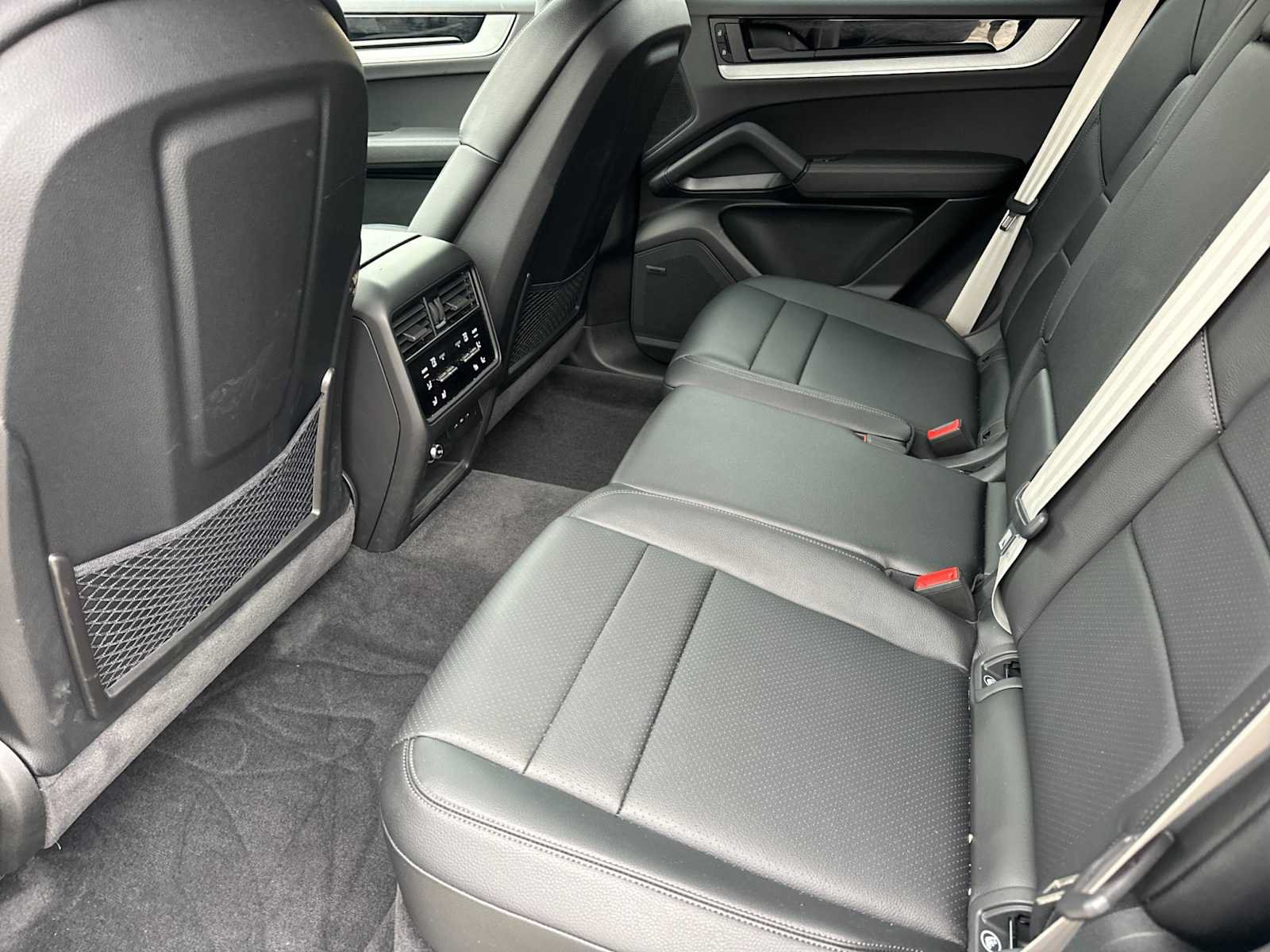 Certified 2025 Porsche Cayenne S AWD/4WD image 14