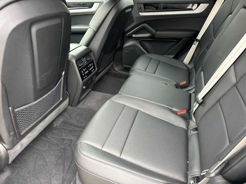 Certified 2025 Porsche Cayenne S image 14
