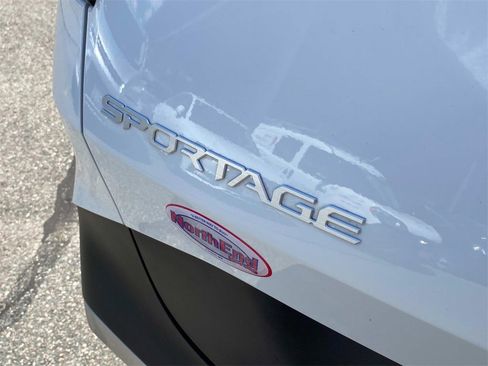 Used 2024 Kia Sportage LX image 11