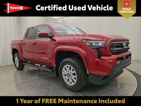 Certified 2025 Toyota Tacoma SR5 AWD/4WD image 1