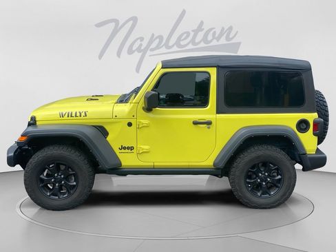 Used 2022 Jeep Wrangler Sport AWD/4WD image 2