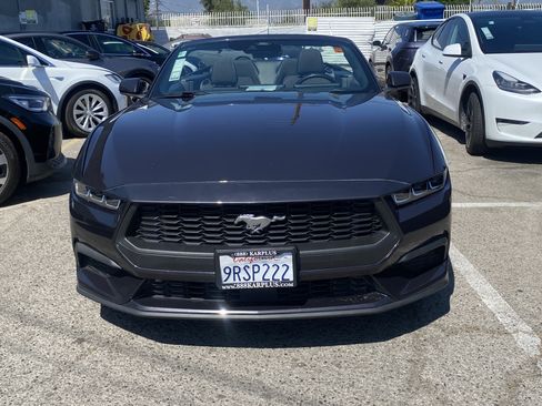Used 2024 Ford Mustang Convertible RWD image 3