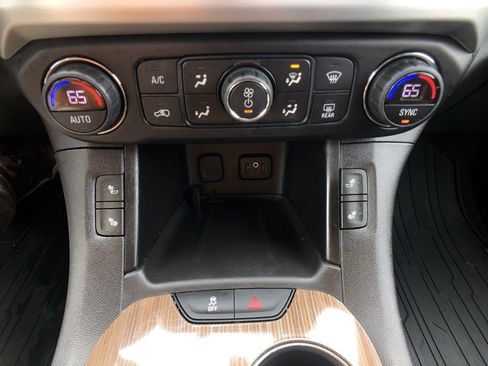 Used 2019 GMC Acadia SLE image 22