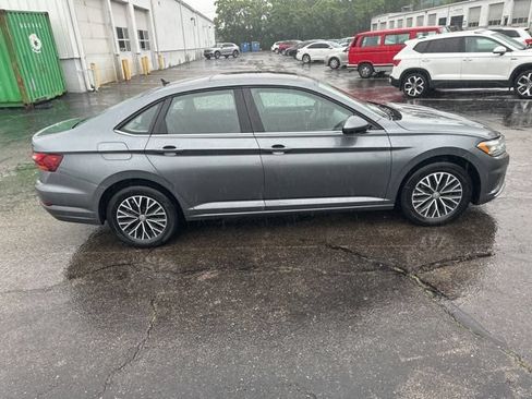 Used 2019 Volkswagen Jetta SE FWD image 35