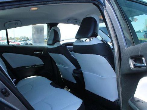 Certified 2022 Toyota Prius Limited FWD image 10