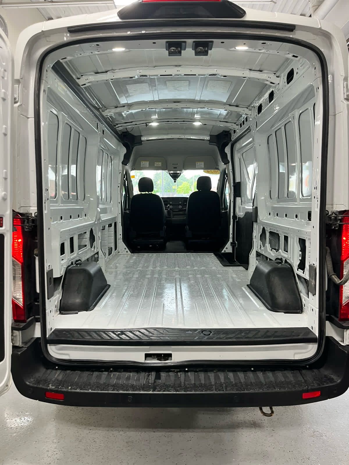 Certified 2024 Ford Transit 250 148 Medium Roof RWD image 35