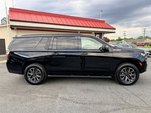 Used 2021 Chevrolet Suburban Z71 w/ Z71 Signature Package AWD/4WD image 4