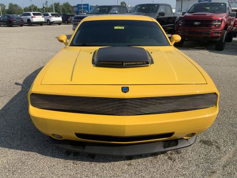 Used 2010 Dodge Challenger SRT8 w/ SRT Option Group II RWD image 3