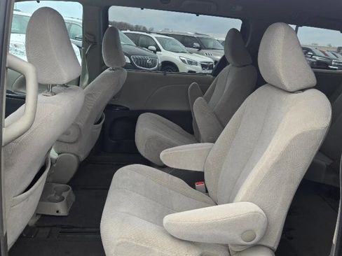 Used 2013 Toyota Sienna LE AWD/4WD image 22