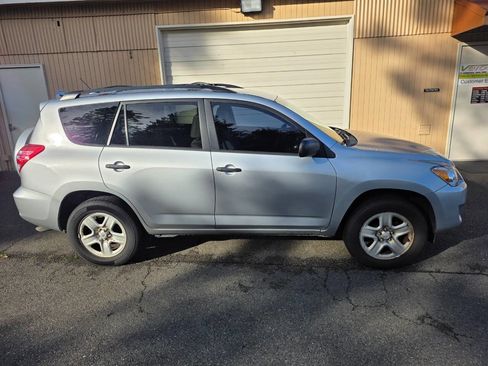 Used 2011 Toyota RAV4 4WD image 4