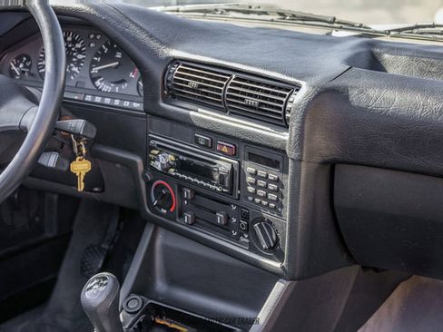 Used 1989 BMW 325i Convertible RWD image 46