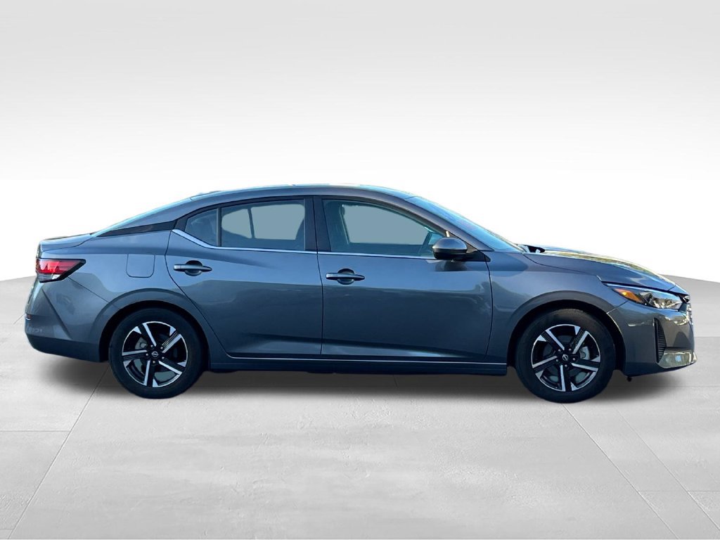 Certified 2025 Nissan Sentra SV FWD image 4