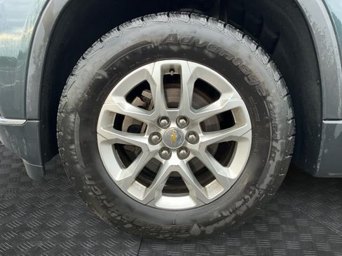 Used 2019 Chevrolet Traverse LT FWD image 9