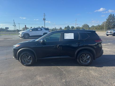 Used 2023 Nissan Rogue S image 8