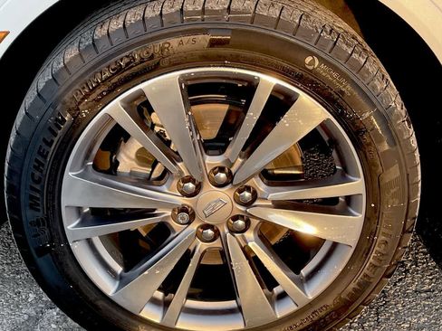 Certified 2024 Cadillac XT5 Premium Luxury w/ LPO, Floor Liner Package image 39