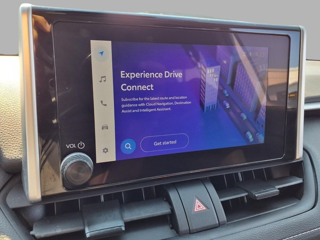 Used 2025 Toyota RAV4 XLE FWD image 7