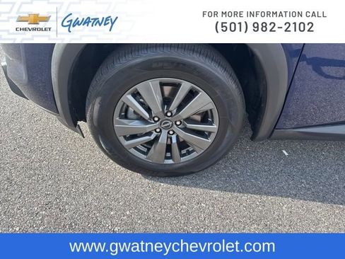 Used 2023 Nissan Pathfinder SV w/ Cargo Package image 9