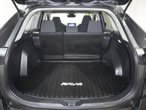 Used 2023 Toyota RAV4 LE AWD/4WD image 7