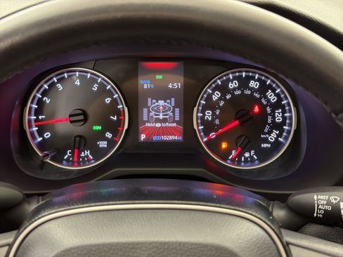 Used 2021 Toyota RAV4 XLE Premium AWD/4WD image 19