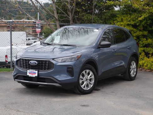 Certified 2023 Ford Escape Active AWD/4WD image 2