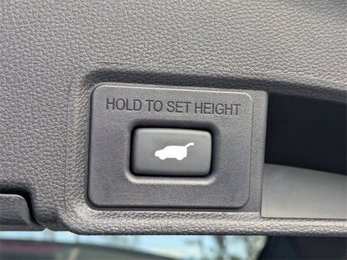 Certified 2025 Acura RDX w/ Technology Package image 12