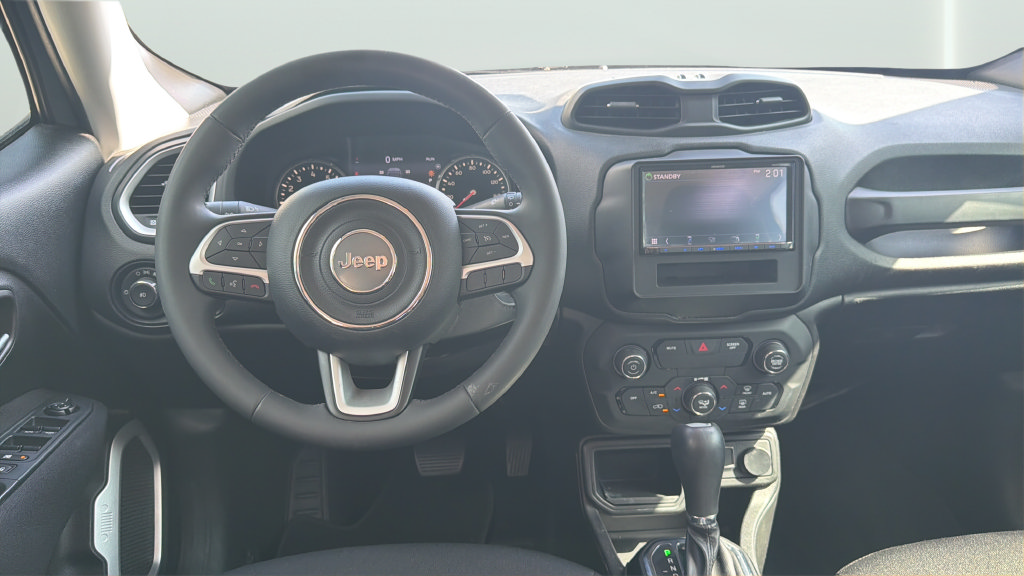 Used 2018 Jeep Renegade Latitude w/ UConnect 8.4 Nav Group FWD image 23