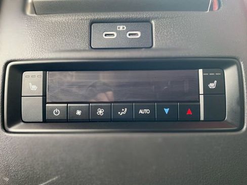 Certified 2025 MAZDA CX-70 Plug-In Hybrid w/ Premium Plus AWD/4WD image 34
