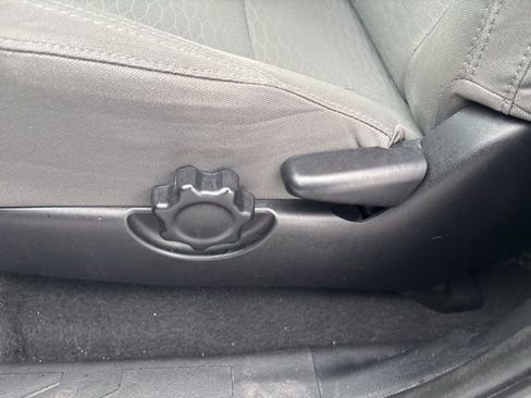 Used 2018 Toyota Tacoma SR5 image 38