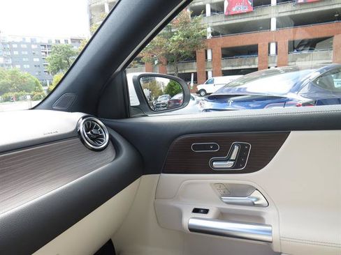 Used 2026 Mercedes-Benz GLA 250 4MATIC image 17