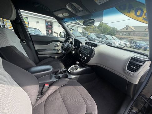 Used 2016 Kia Soul FWD image 14