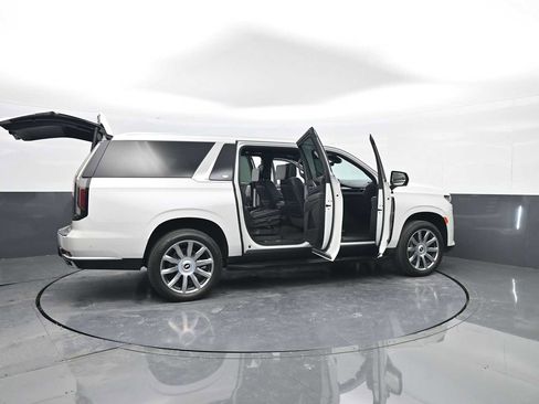 Used 2023 Cadillac Escalade ESV Premium Luxury Platinum image 49