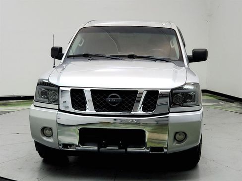 Used 2014 Nissan Titan SV w/ SV Value Truck Package RWD image 2