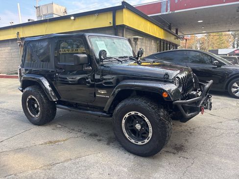 Used 2014 Jeep Wrangler Sahara image 4