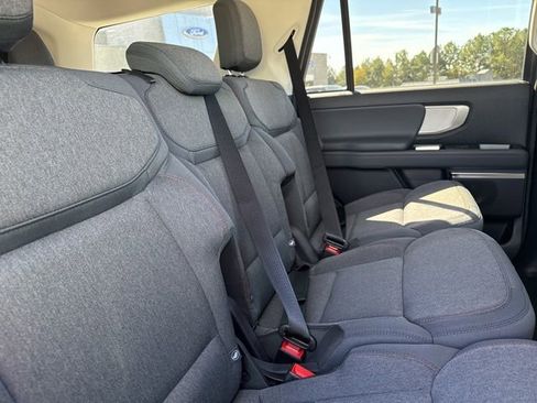 New 2025 Ford Expedition Active image 17