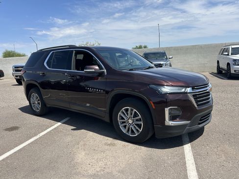 Used 2023 Chevrolet Traverse LT FWD image 7