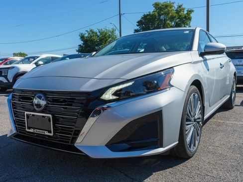 New 2025 Nissan Altima 2.5 SL image 2