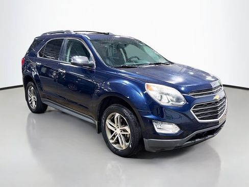 Used 2017 Chevrolet Equinox Premier w/ Enhanced Convenience Package AWD/4WD image 3