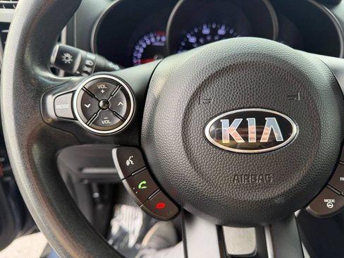 Used 2016 Kia Soul + FWD image 28