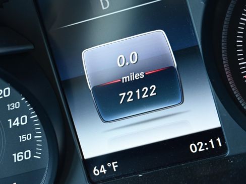 Used 2019 Mercedes-Benz GLC 300 4MATIC image 18