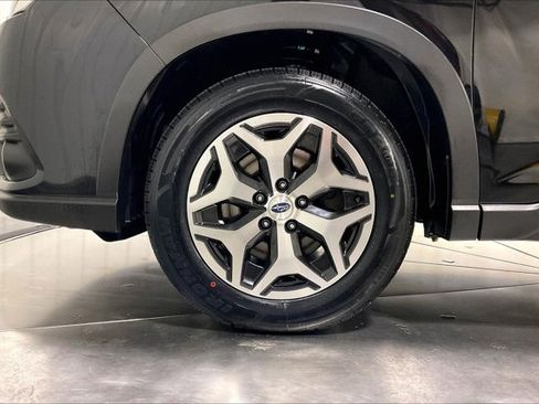 Used 2022 Subaru Forester Premium AWD/4WD image 9